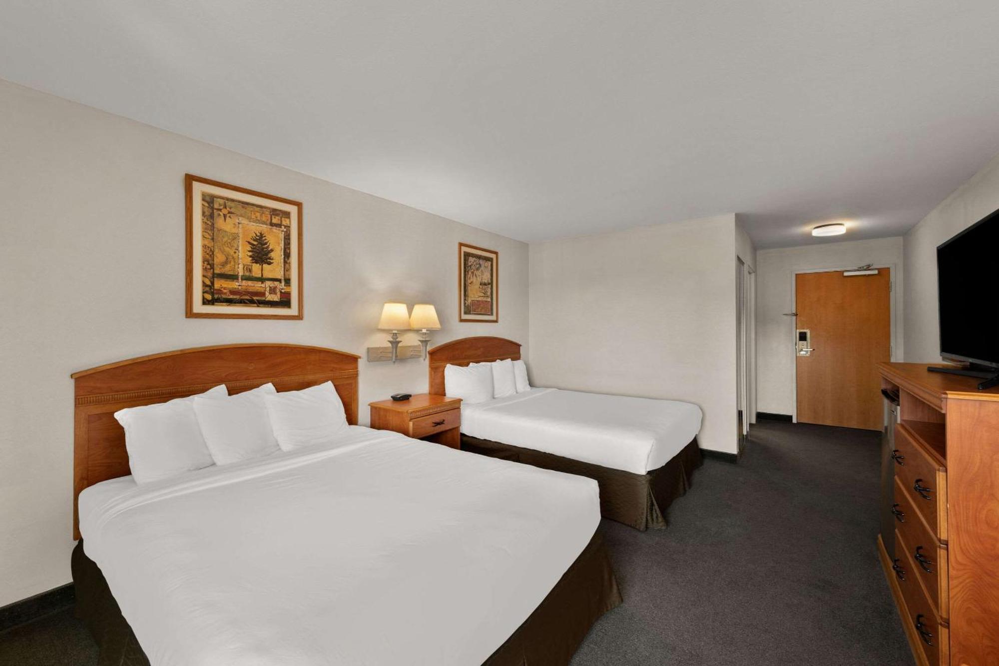 Rodeway Inn & Suites Tomahawk Exterior foto
