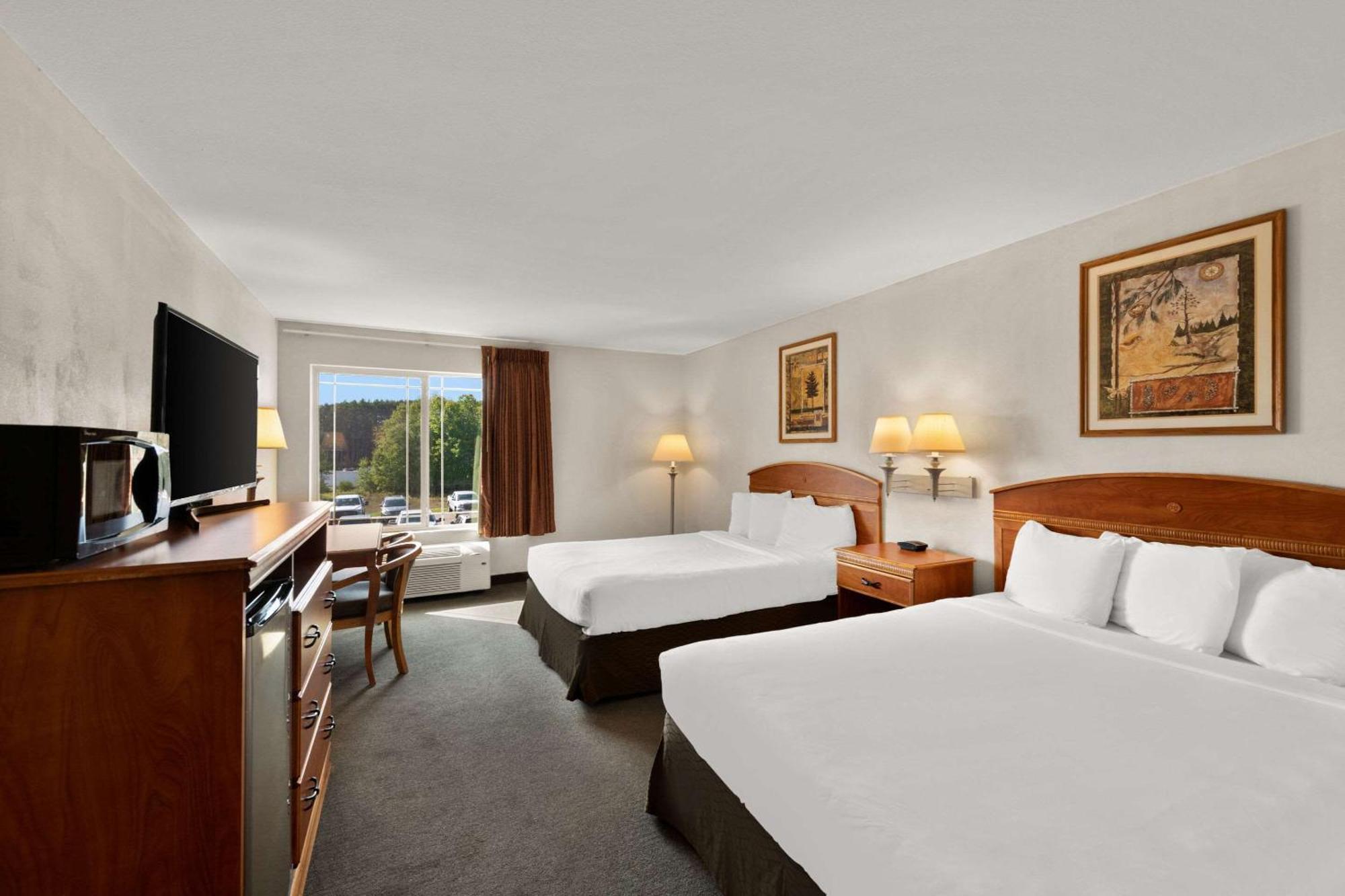 Rodeway Inn & Suites Tomahawk Exterior foto
